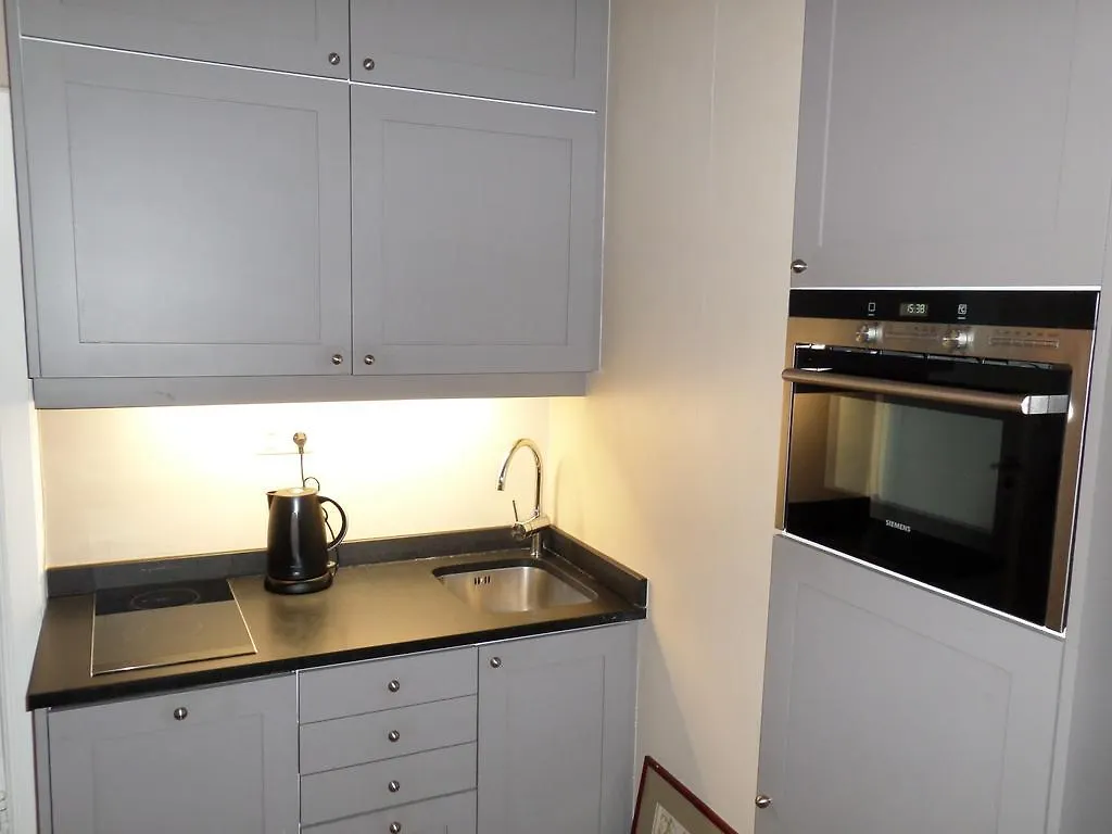 Be And Be Sablon 5 Apartamento Bruxelas 0*,